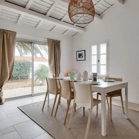 8 Adultes - 2 Enfants - Marais Salants Et Plages