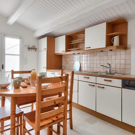 8 Adultes - 2 Enfants - Marais Salants Et Plages